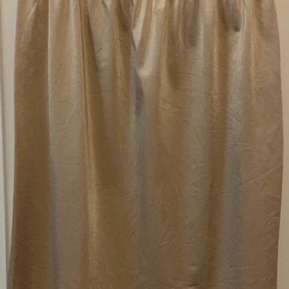 Vanity Fair Single Slit Half Slip size S Beige - Picture 2 of 3
